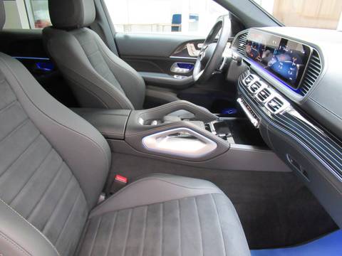 2025 Mercedes-Benz GLE — sličica 9