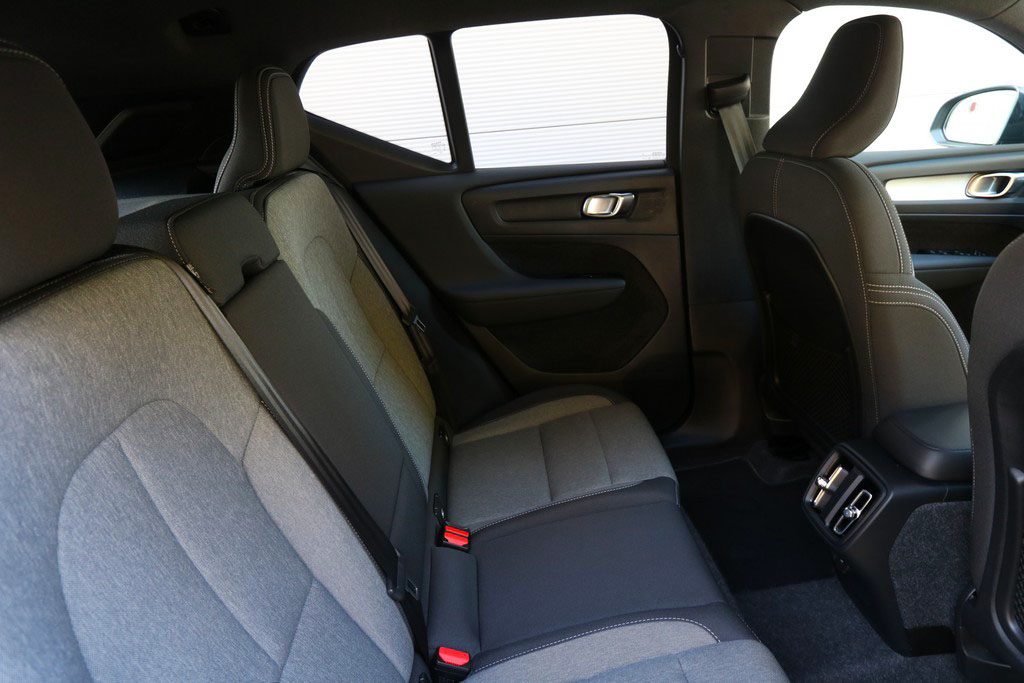2026 Volvo XC40 — fotografija 8