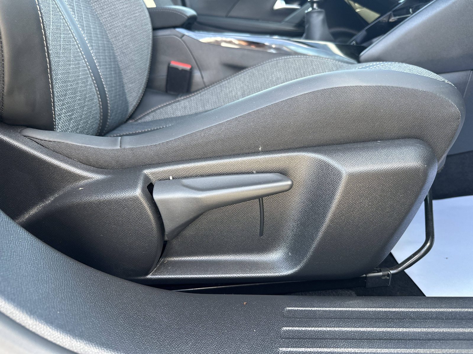 2025 Peugeot 2008 — fotografija 22