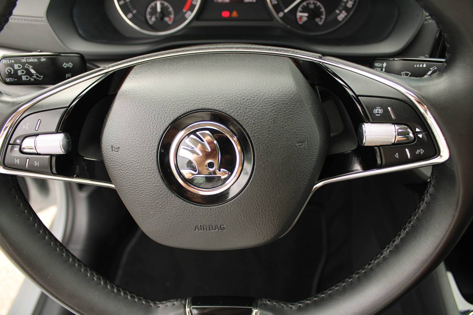 2023 Škoda Octavia Combi — fotografija 16