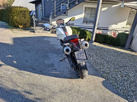 2009 Ducati Monster 696 — sličica 3