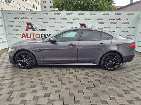 2017 Jaguar XE — sličica 4