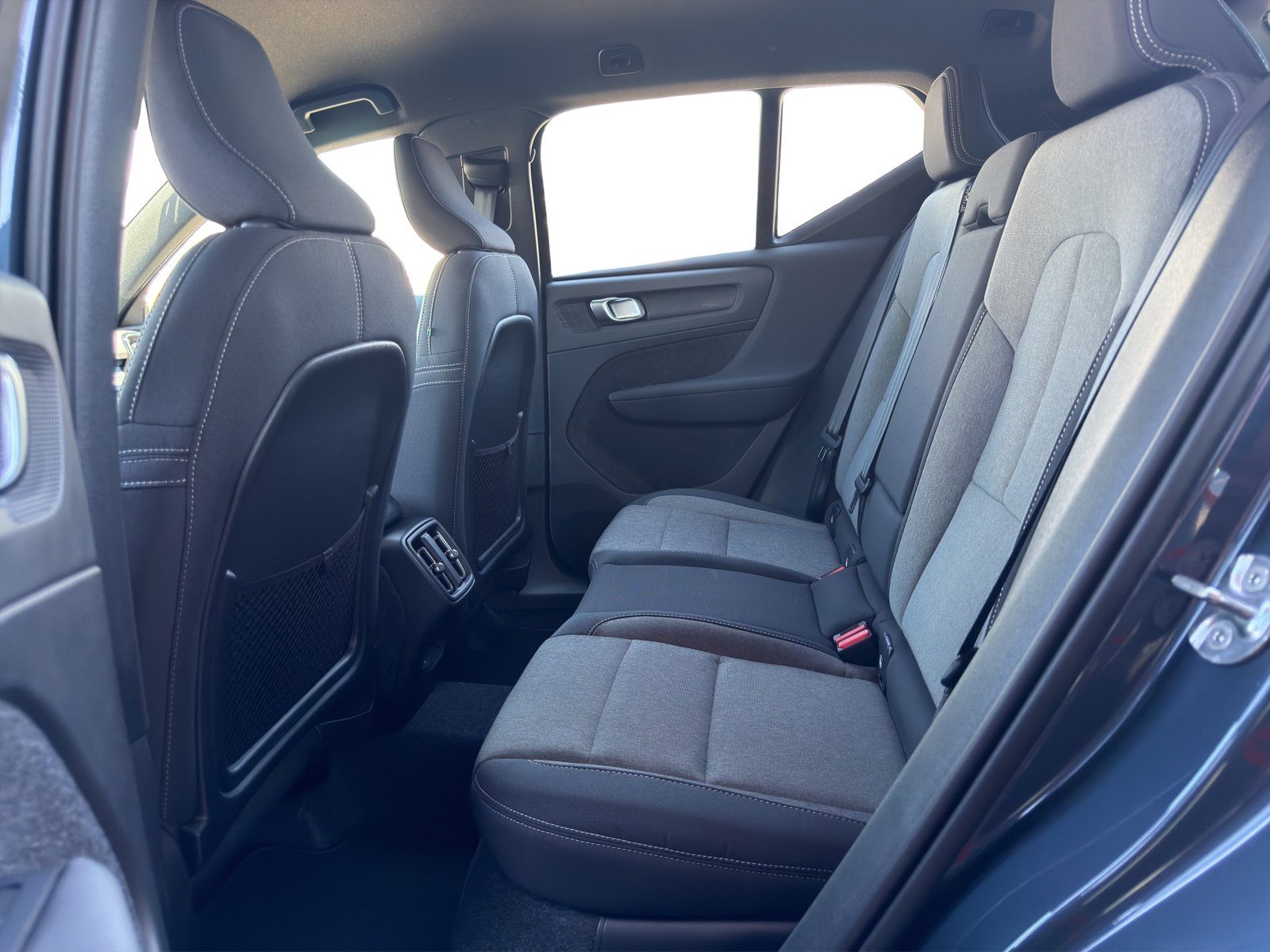 2026 Volvo XC40 — fotografija 12