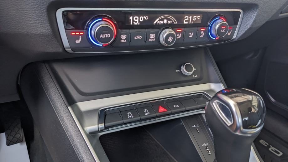 2020 Audi Q3 — fotografija 25