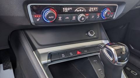 2020 Audi Q3 — sličica 25