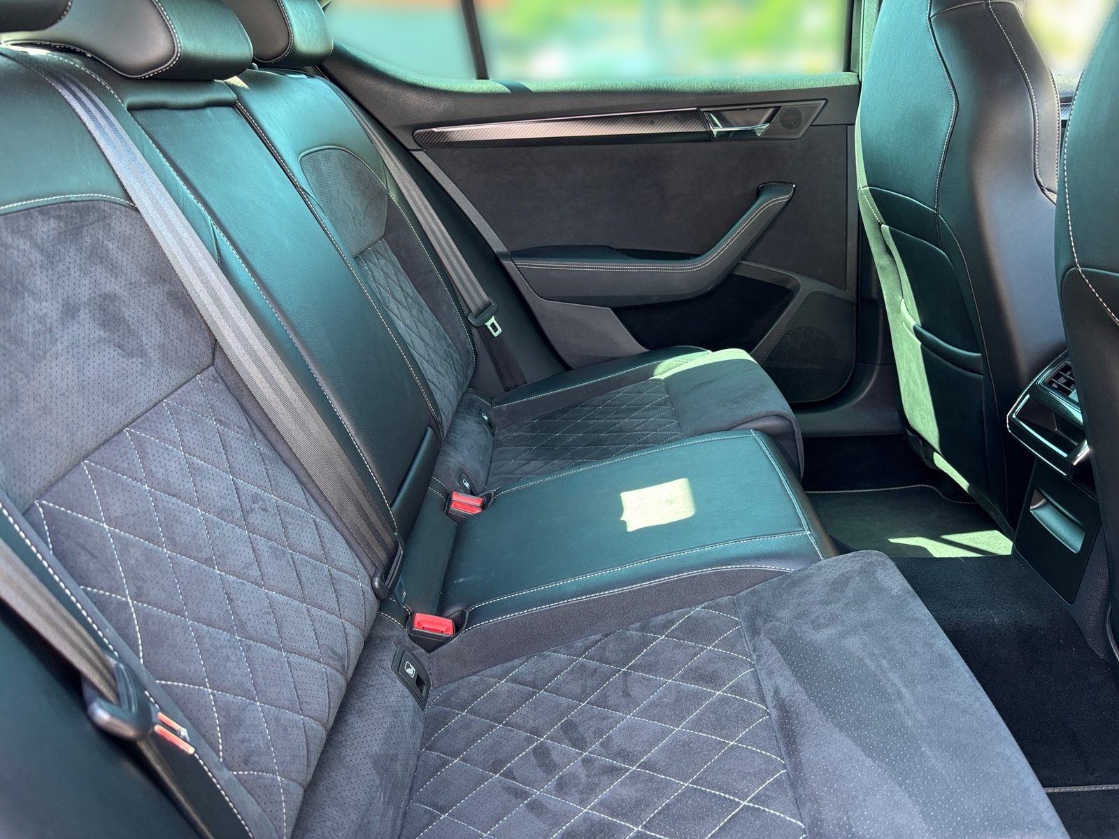 2022 Škoda Superb — fotografija 22
