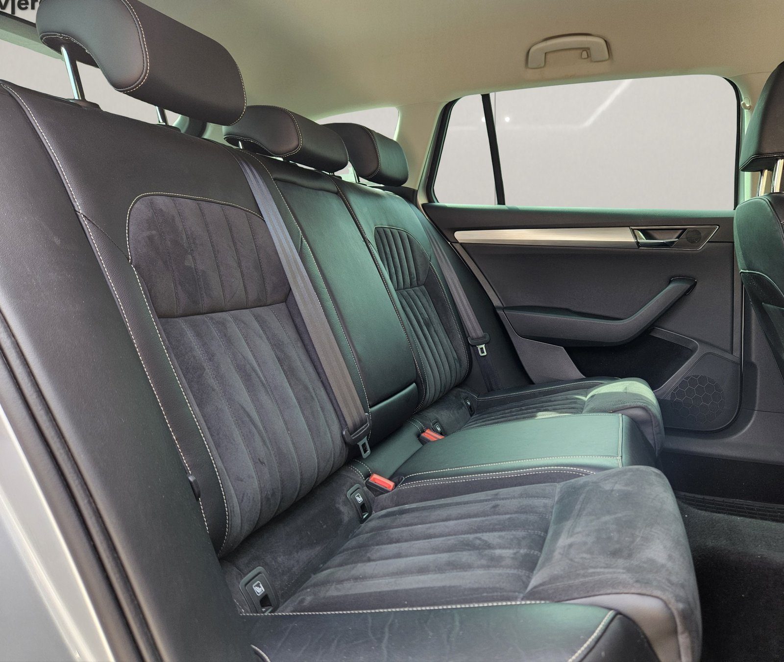 2022 Škoda Superb Combi — fotografija 13