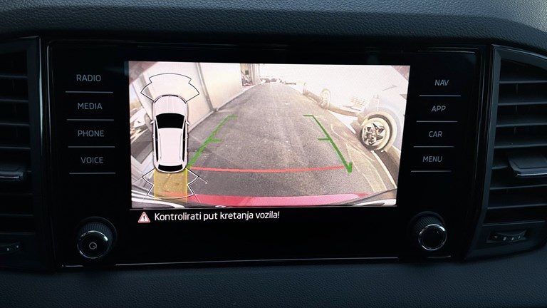 2021 Škoda Karoq — fotografija 9
