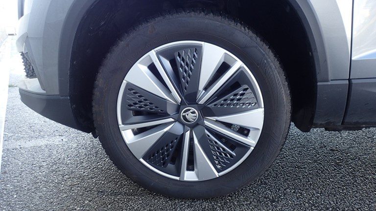 2022 Škoda Karoq — fotografija 24