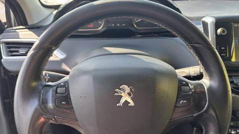 2016 Peugeot 2008 — sličica 13