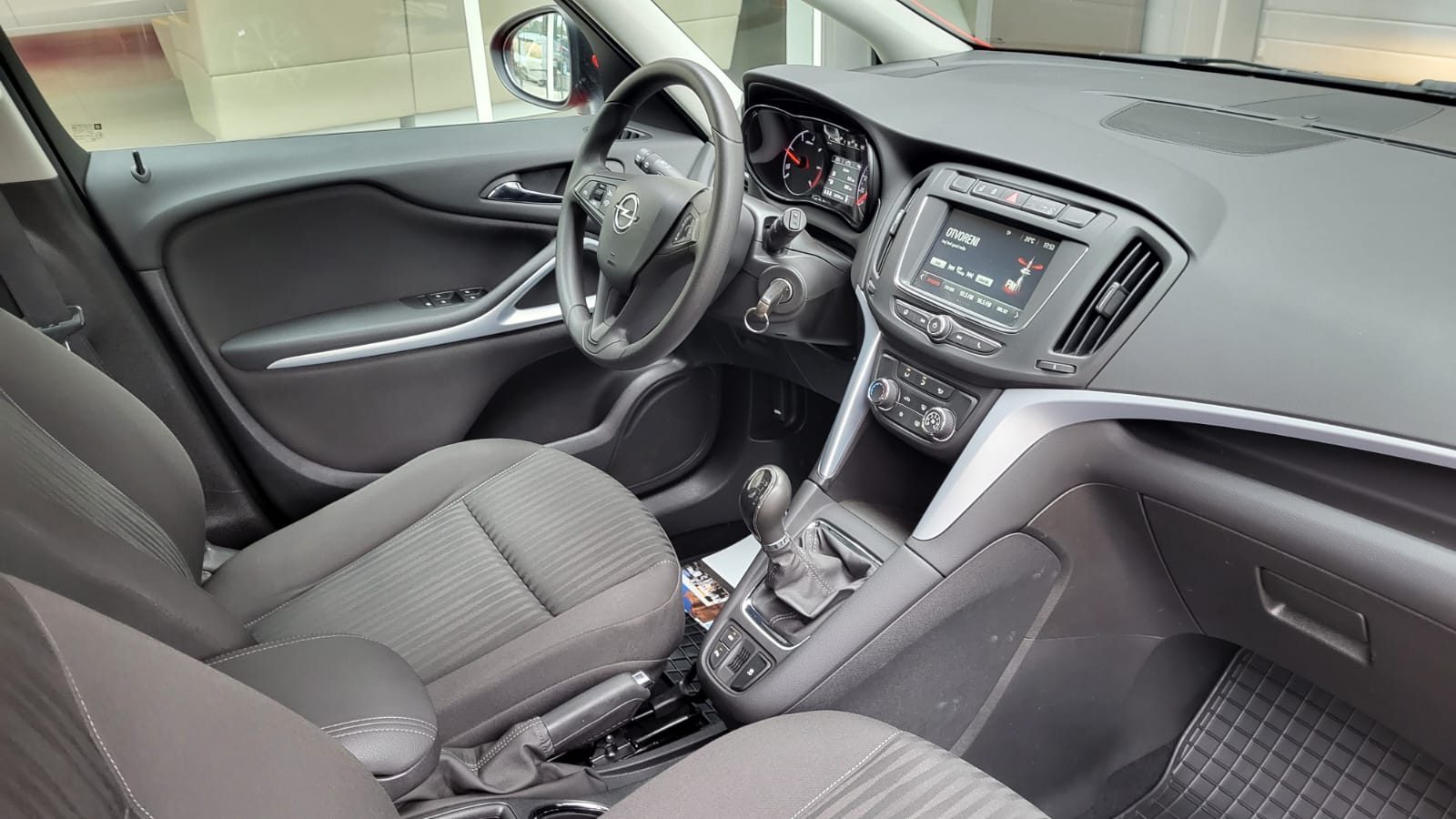2018 Opel Zafira — fotografija 17