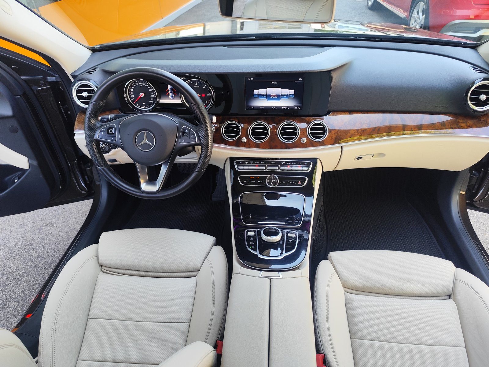 2017 Mercedes-Benz E-klasa — fotografija 13