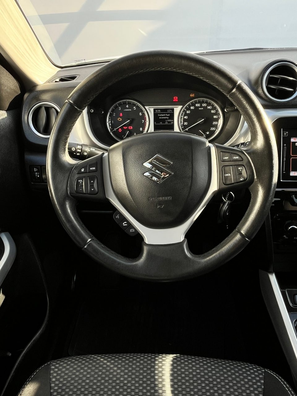 2016 Suzuki Vitara — fotografija 10