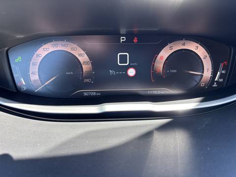2018 Peugeot 3008 — sličica 28
