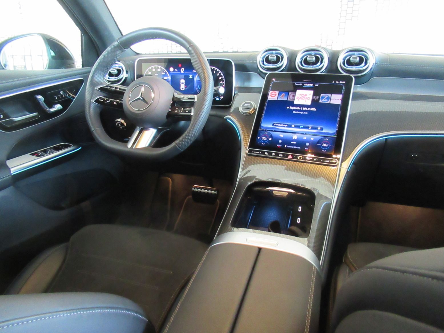 2025 Mercedes-Benz GLC — fotografija 14