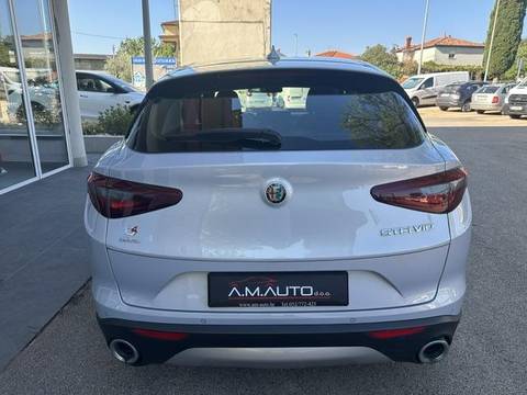 2021 Alfa Romeo Stelvio — sličica 8