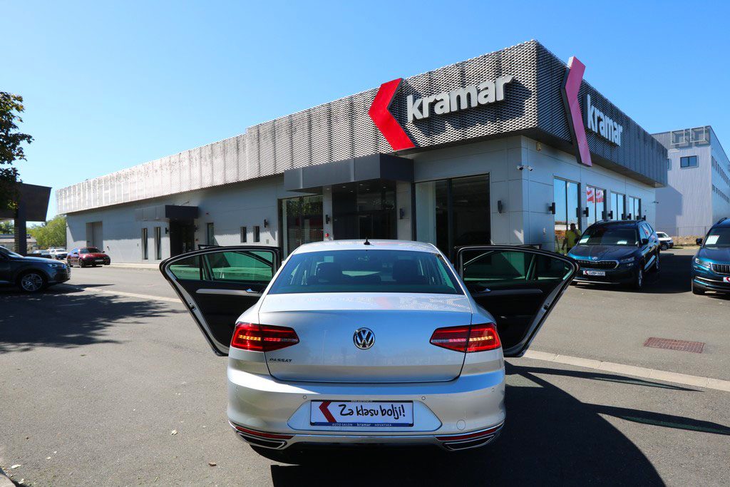 2019 Volkswagen Passat R-Line — fotografija 15