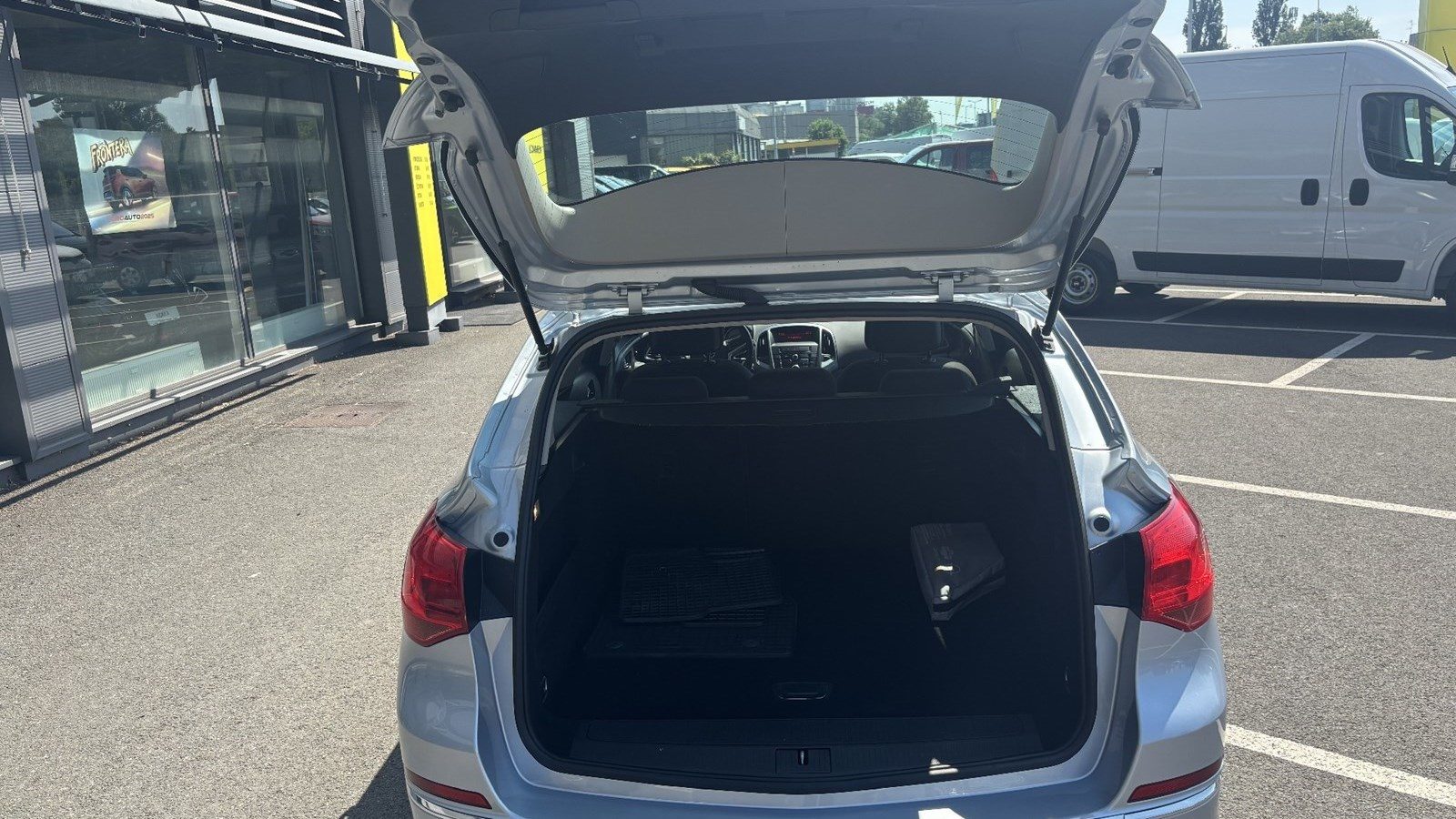 2015 Opel Astra — fotografija 9