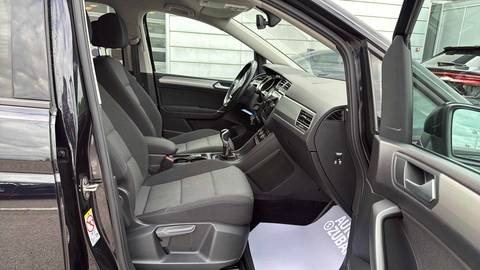 2022 Volkswagen Touran — sličica 9