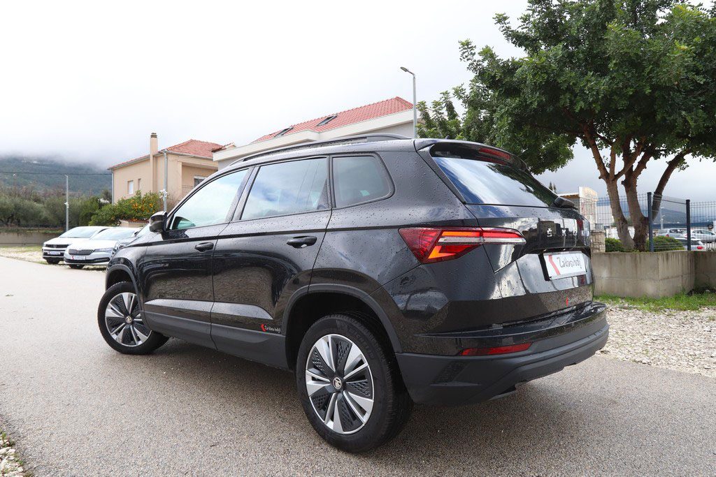 2023 Škoda Karoq — fotografija 18
