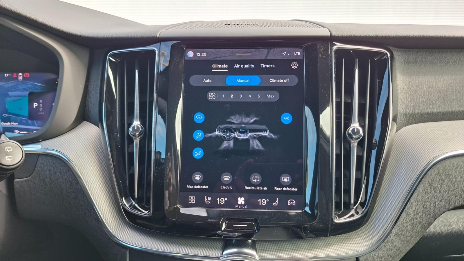 2023 Volvo XC60 — fotografija 13
