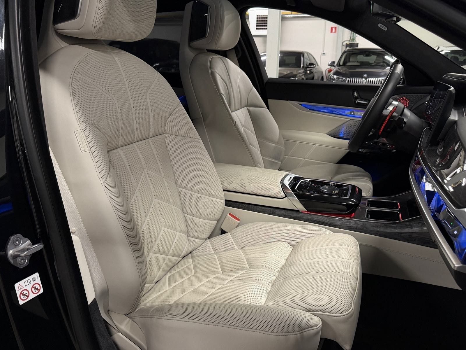 2024 BMW Serija 7 — fotografija 8