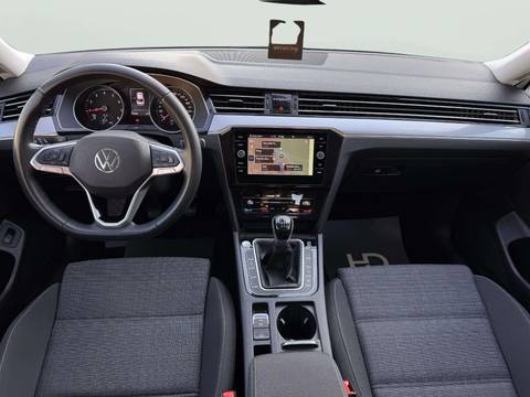 2022 Volkswagen Passat — sličica 8