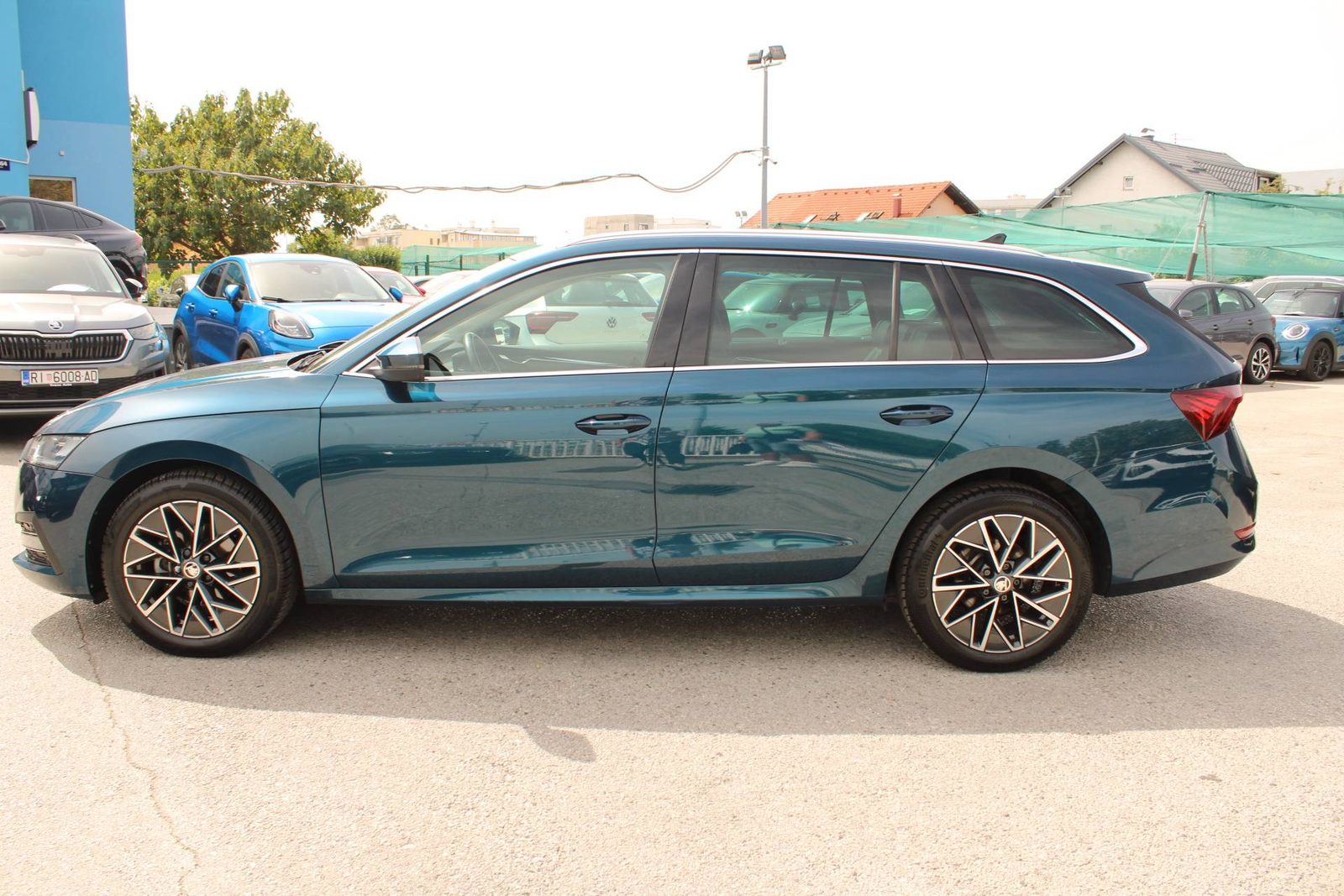 2022 Škoda Octavia Combi — fotografija 8