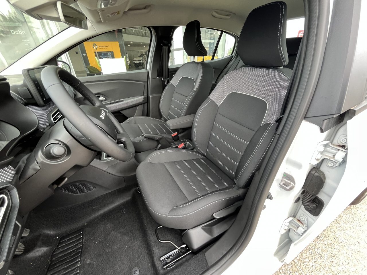 2026 Dacia Logan — fotografija 9