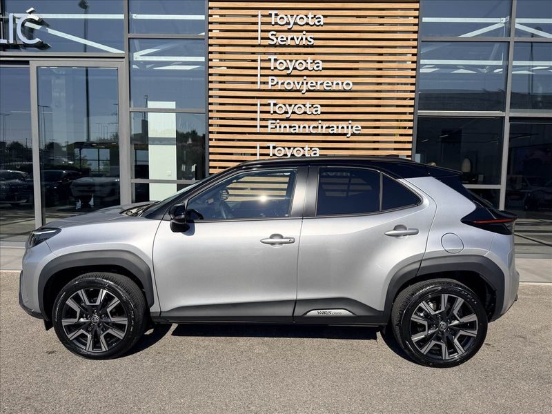 2026 Toyota Yaris Cross — fotografija 3