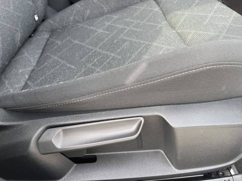 2021 Volkswagen Golf — sličica 24