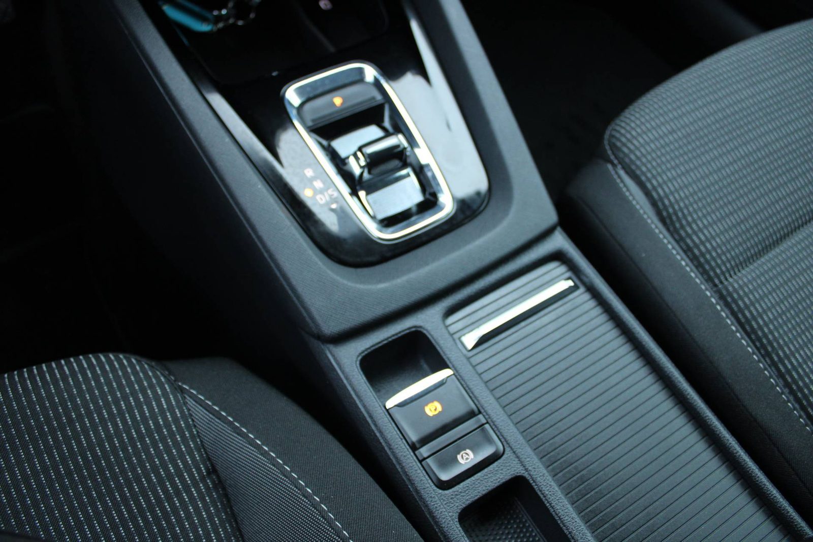 2021 Škoda Octavia Combi — fotografija 16