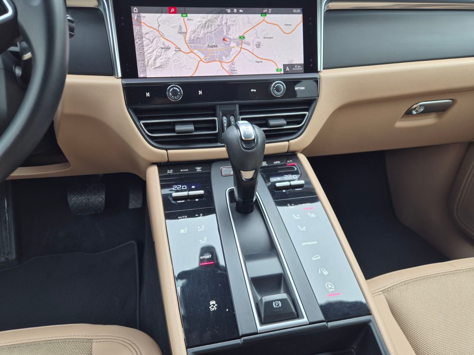 2022 Porsche Macan — fotografija 18