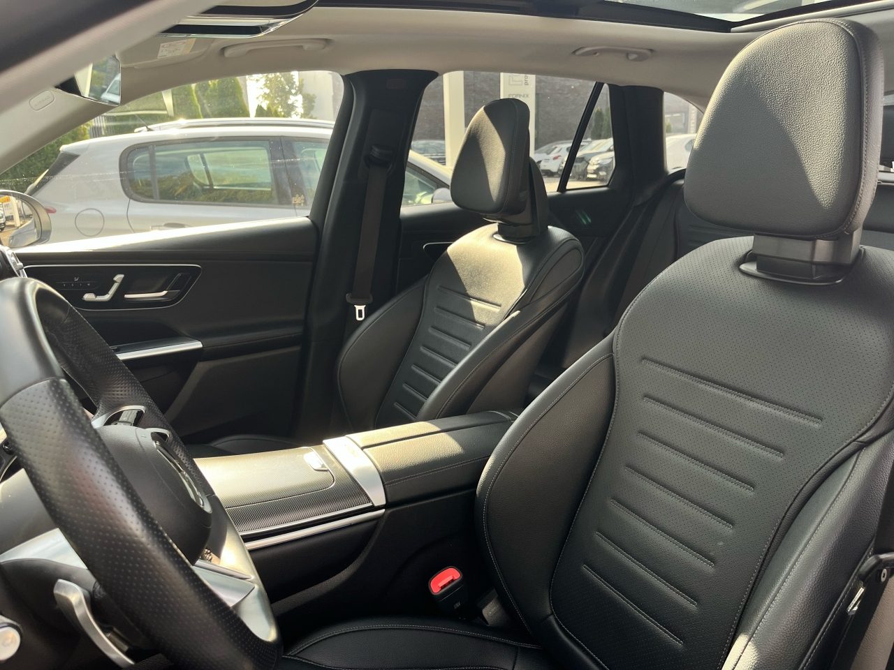 2023 Mercedes-Benz GLC — fotografija 12