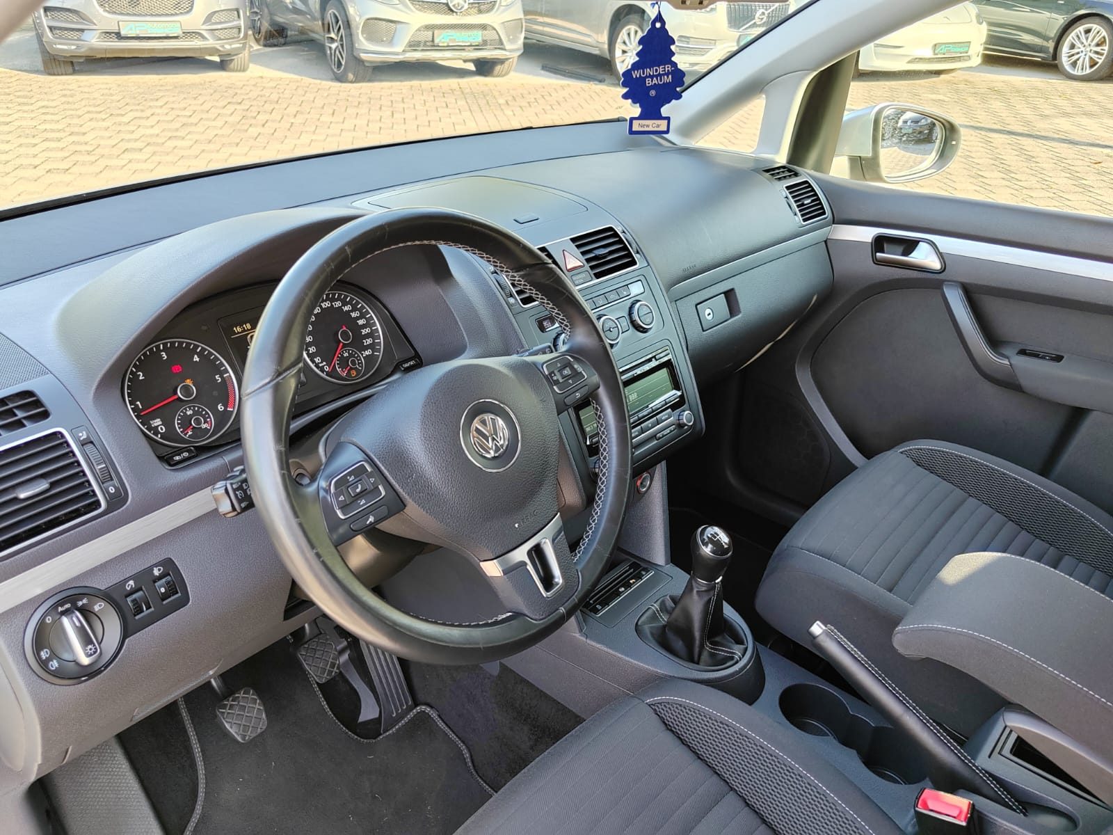 2014 Volkswagen Touran — fotografija 8