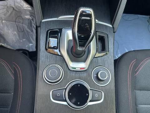 2021 Alfa Romeo Stelvio — sličica 30