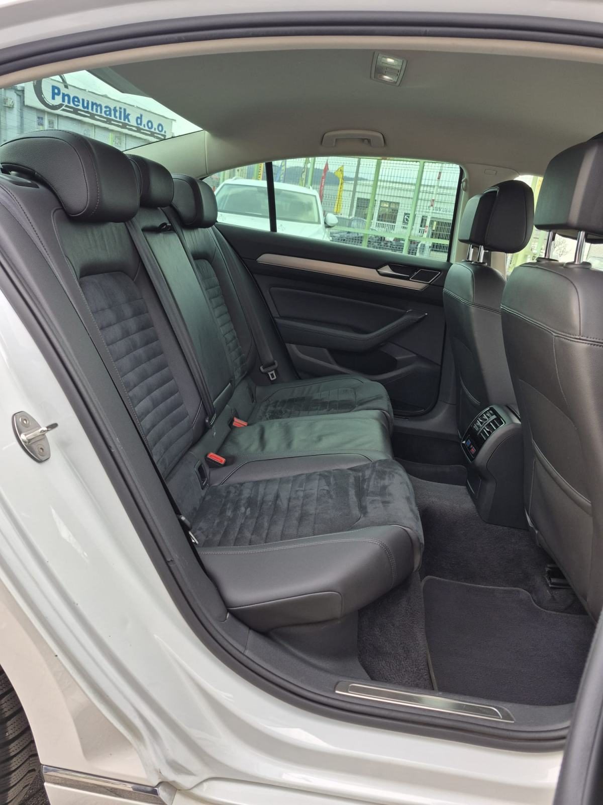 2018 Volkswagen Passat — fotografija 20