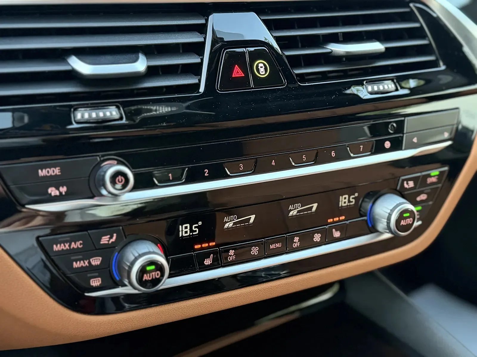 2021 BMW Serija 5 — fotografija 19