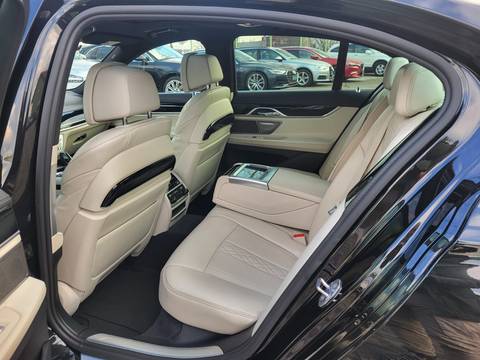 2016 BMW Serija 7 — sličica 20