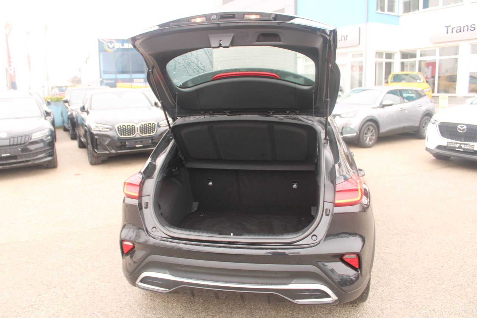 2023 Kia Xcee'd — fotografija 9