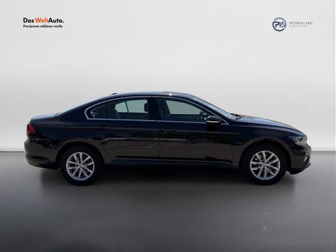 2020 Volkswagen Passat — sličica 7
