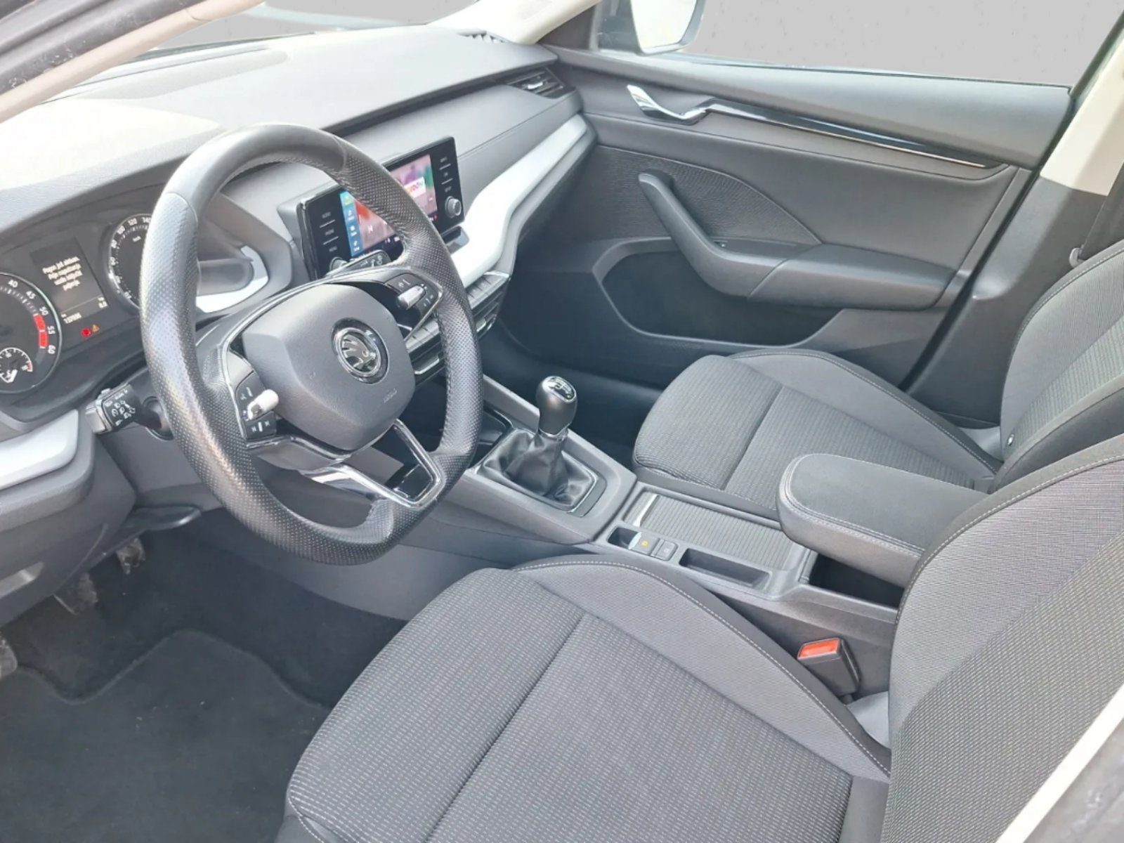 2022 Škoda Octavia Combi — fotografija 9