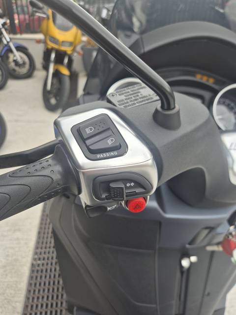 2023 Piaggio MP3 300 — sličica 5