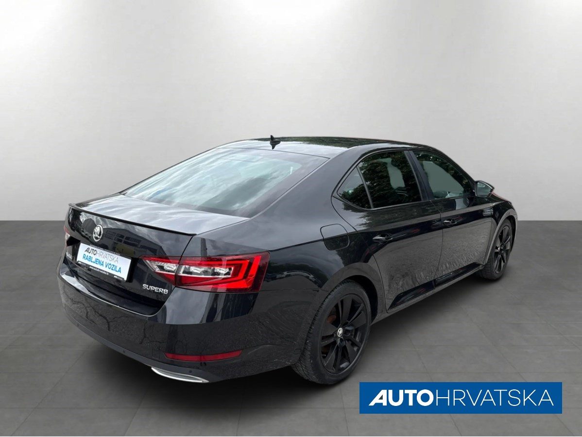 2019 Škoda Superb — fotografija 7