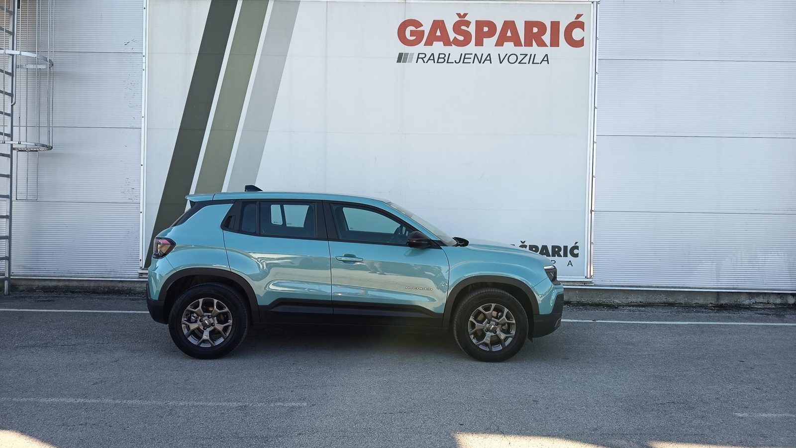 2025 Jeep Avenger — fotografija 3