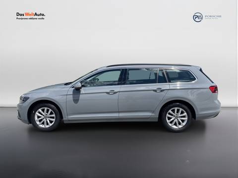 2022 Volkswagen Passat Variant — sličica 2