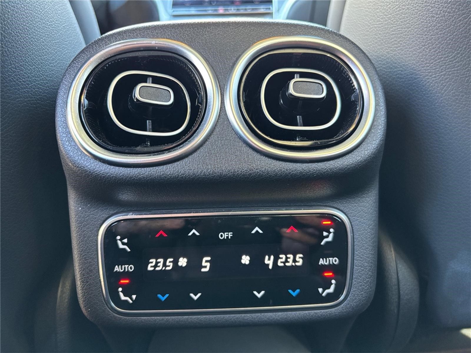 2023 Mercedes-Benz GLC — fotografija 16