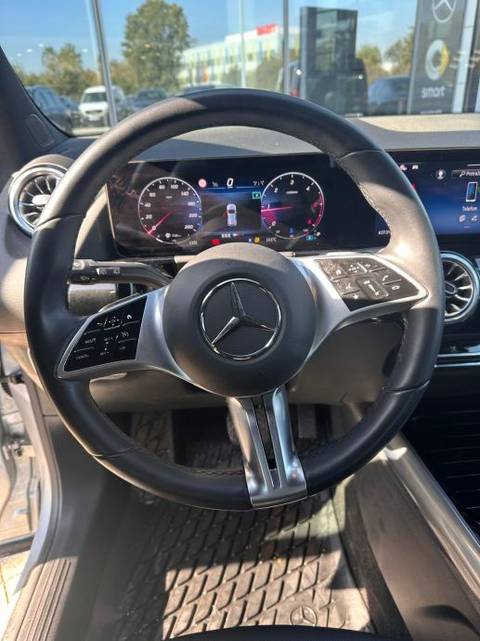 2025 Mercedes-Benz GLA — sličica 14