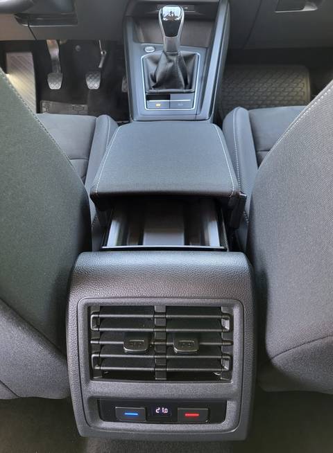 2021 Volkswagen Golf VIII — sličica 26