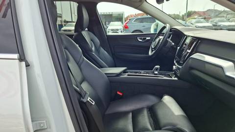 2022 Volvo XC60 — sličica 5
